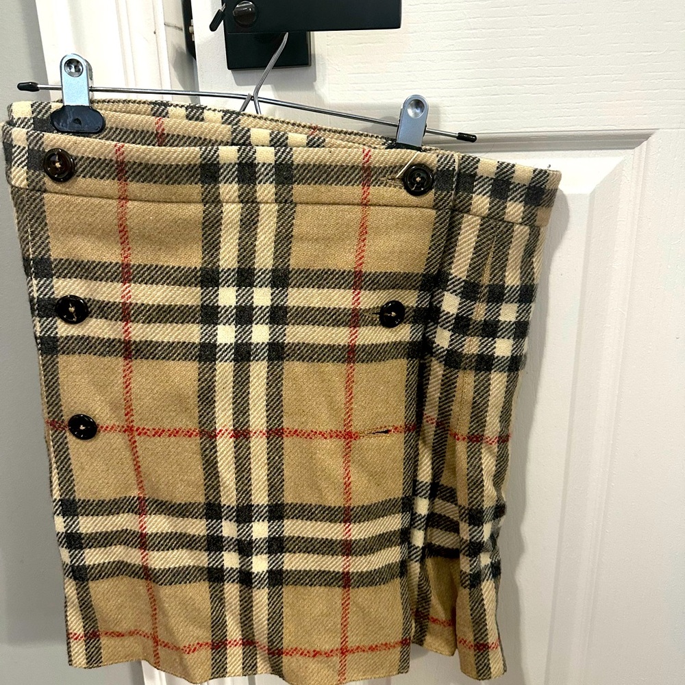 AUTHENTIC BURBERRY CLASSIC PLEATED SKIRT 🔥🔥
